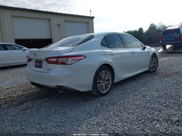 4T1B11HK0JU013712 Toyota CAMRY XLE