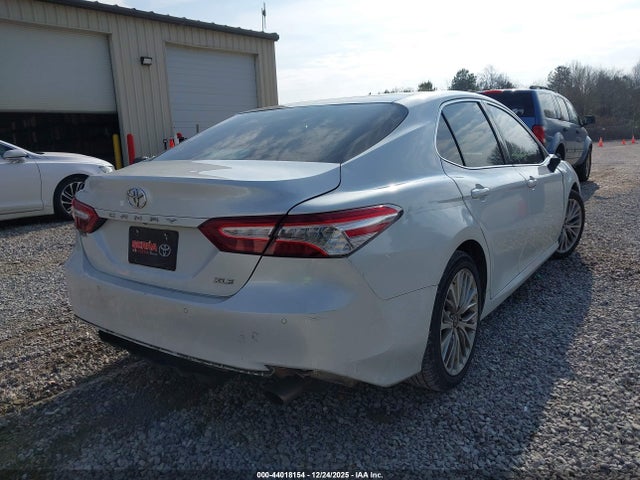 4T1B11HK0JU013712 Toyota CAMRY XLE