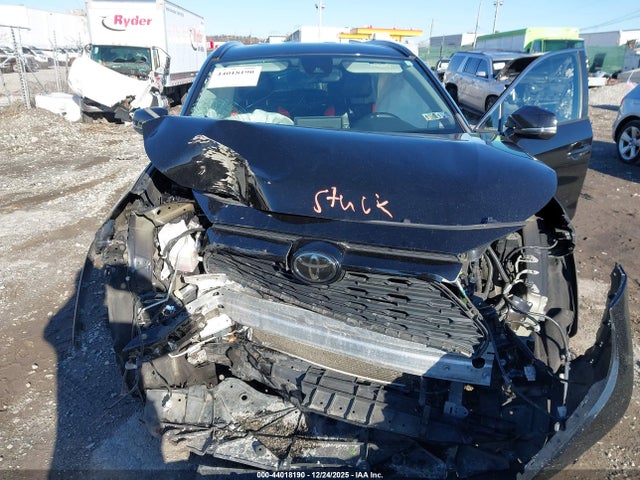2T3G1RFV9LW134265 Toyota RAV4 LE
