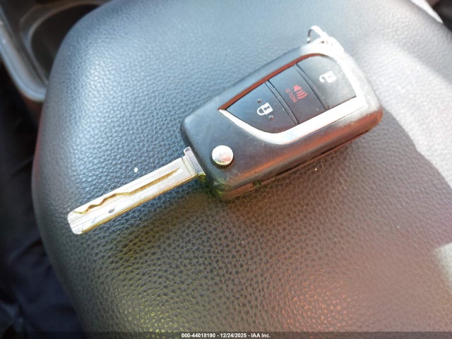 2T3G1RFV9LW134265 Toyota RAV4 LE