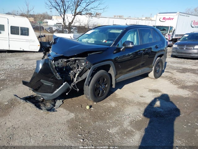 2T3G1RFV9LW134265 Toyota RAV4 LE