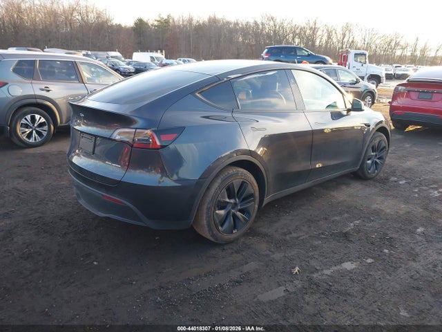 2024 TESLA MODEL Y 7SAYGDEE2RF185602 Photo 3