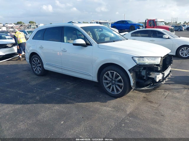 2019 AUDI Q7 WA1LHAF76KD018556 Photo 0