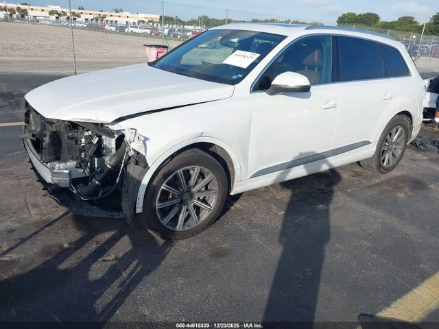 2019 AUDI Q7 WA1LHAF76KD018556 Photo 1