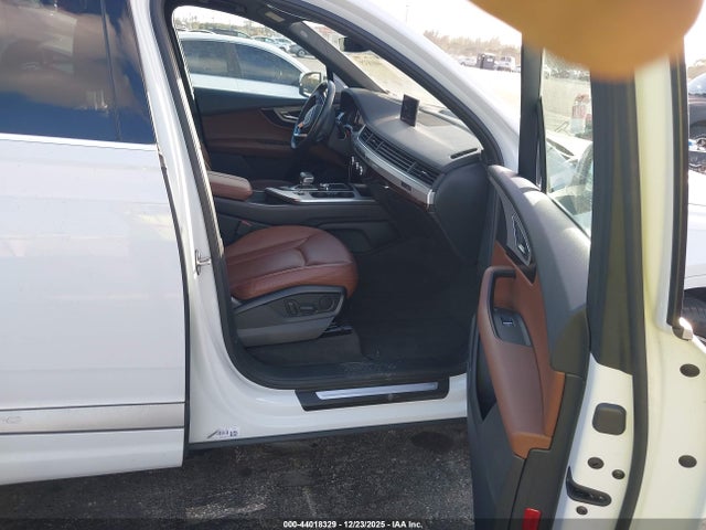 2019 AUDI Q7 WA1LHAF76KD018556 Photo 4