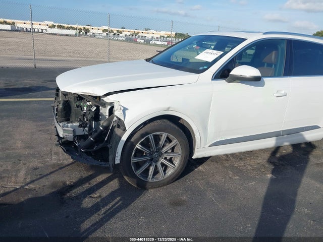 2019 AUDI Q7 WA1LHAF76KD018556 Photo 5