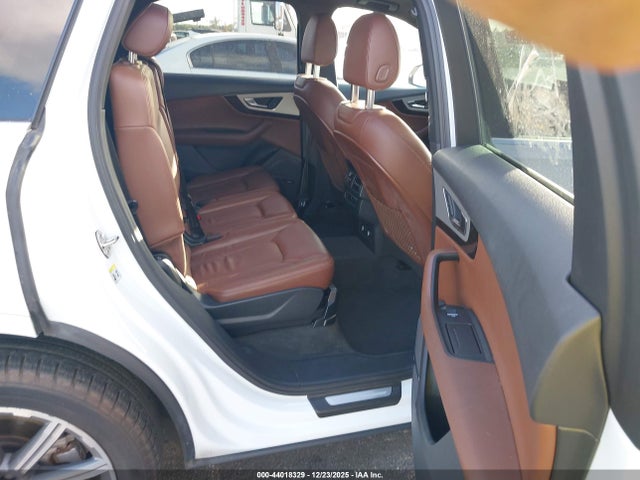 2019 AUDI Q7 WA1LHAF76KD018556 Photo 7