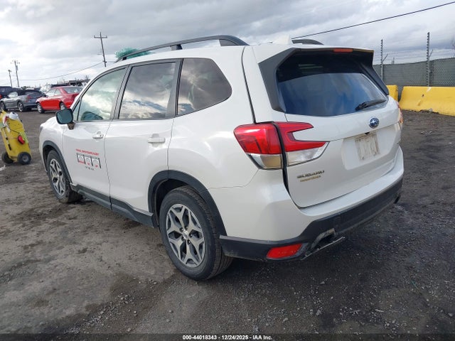 Subaru Forester Premium 2019 JF2SKAGC9KH539926 Image 3