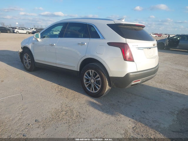 2020 CADILLAC XT5 1GYKNCRS7LZ239877 Photo 2