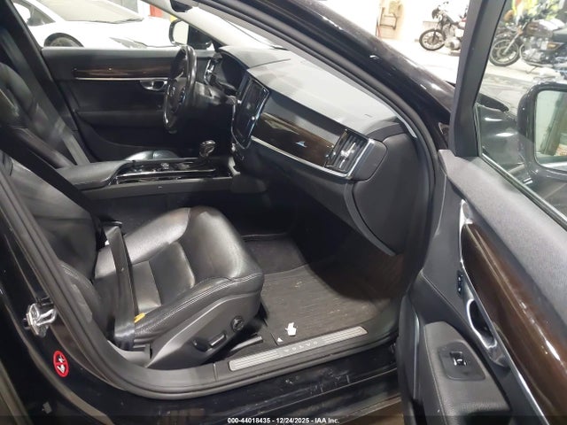 2018 VOLVO S90 LVY982MKXJP021771 Photo 4