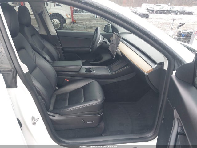 2021 TESLA MODEL Y 5YJYGDEE6MF194003 Photo 4