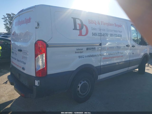 1FTYE1YM0KKA18426 Ford Transit-150