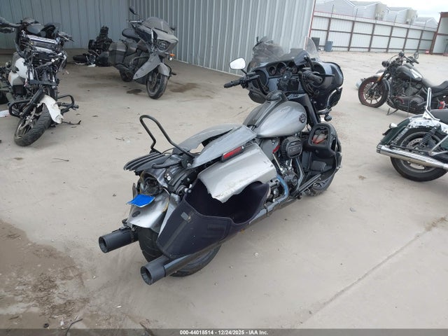 2019 HARLEY-DAVIDSON FLHTKSE 1HD1TEH1XKB958882 Photo 3