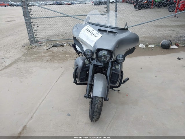 2019 HARLEY-DAVIDSON FLHTKSE 1HD1TEH1XKB958882 Photo 4