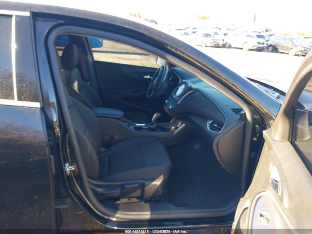 1G1ZG5ST3LF136950 Chevrolet Malibu Fwd Rs