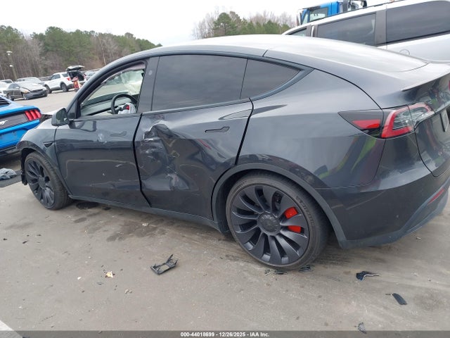 7SAYGDEF9RF022552 Tesla Model Y Performance Dual Motor All-wheel Drive