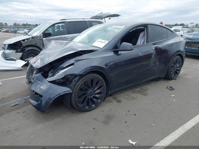2024 TESLA MODEL Y 7SAYGDEF9RF022552 Photo 1