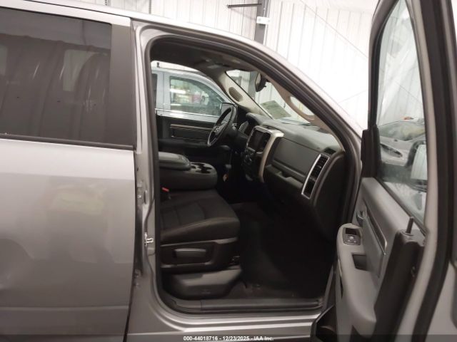 2019 RAM 1500 CLASSIC 1C6RR7GT7KS703213 Photo 4