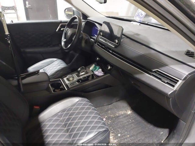2024 MITSUBISHI OUTLANDER JA4J3WA87RZ042722 Photo 4