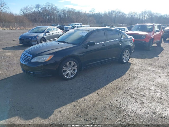 2013 Chrysler 200 Lx მანქანა იყიდება აუქციონზე, vin: 1C3CCBAB7DN669833, აუქციონის ნომერი: 44018988