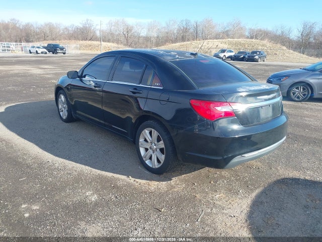 2013 Chrysler 200 Lx მანქანა იყიდება აუქციონზე, vin: 1C3CCBAB7DN669833, აუქციონის ნომერი: 44018988