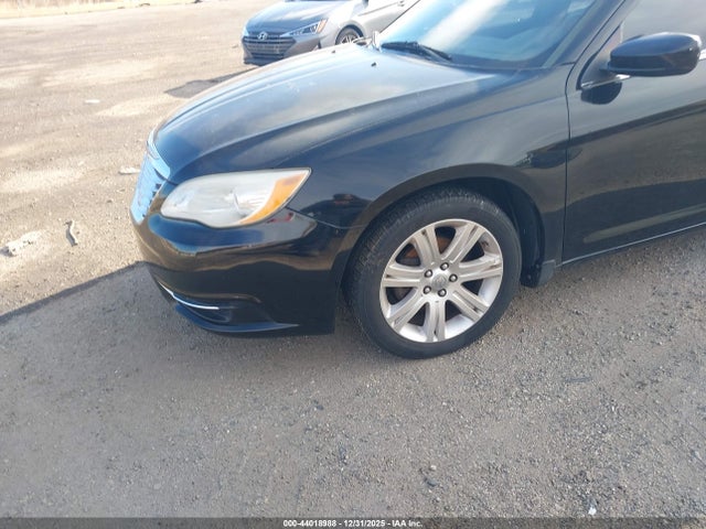 2013 Chrysler 200 Lx მანქანა იყიდება აუქციონზე, vin: 1C3CCBAB7DN669833, აუქციონის ნომერი: 44018988