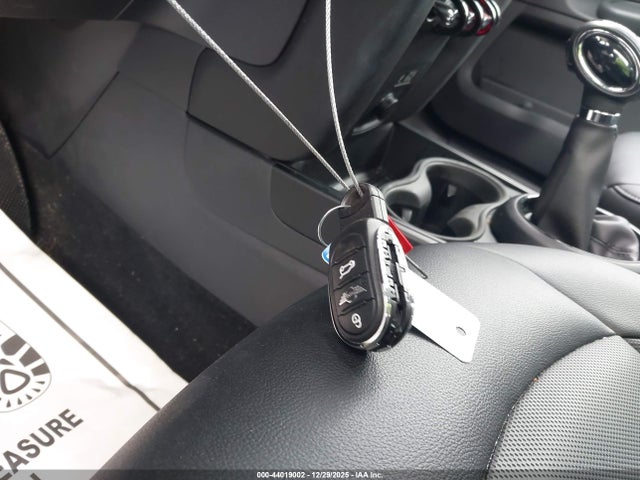 2018 MINI COUNTRYMAN WMZYV5C30J3E03194 Photo 10