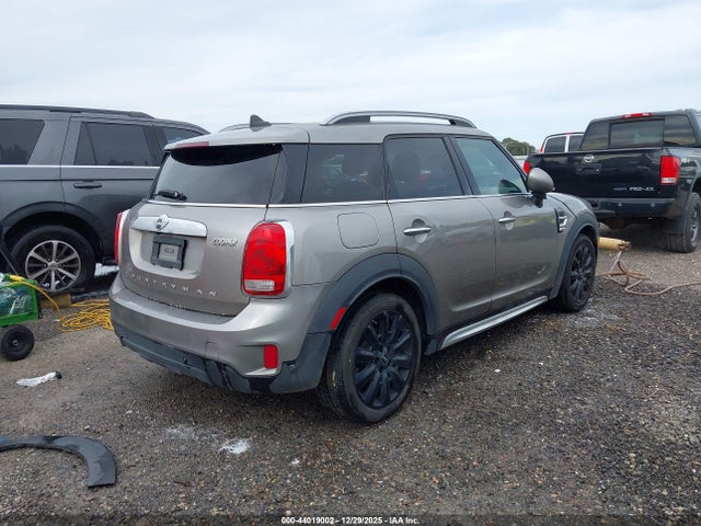 2018 MINI COUNTRYMAN WMZYV5C30J3E03194 Photo 3