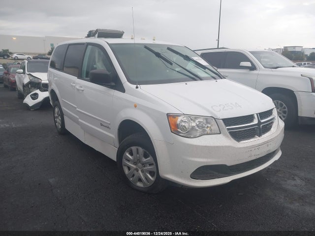 2C7WDGBG3HR738820 Dodge Grand Caravan