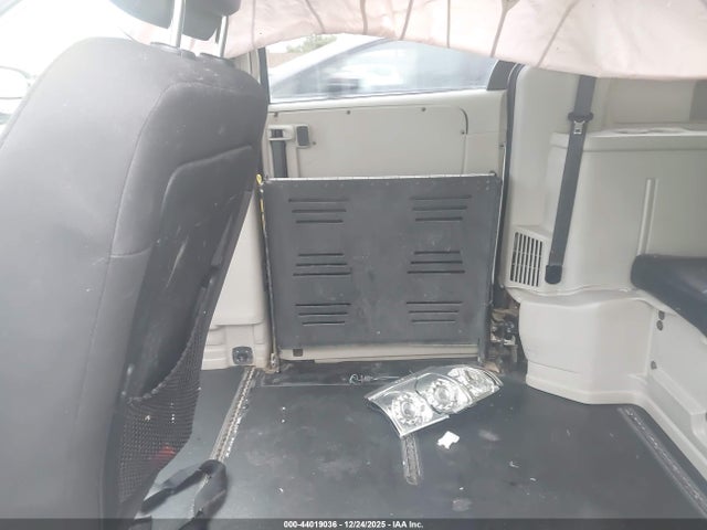 2C7WDGBG3HR738820 Dodge Grand Caravan