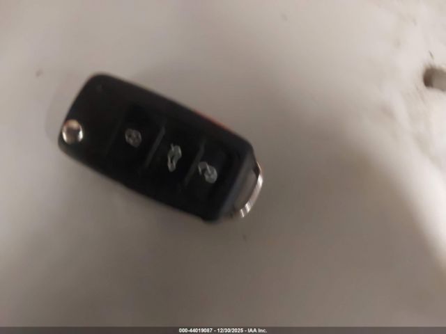 2019 VOLKSWAGEN PASSAT 1VWLA7A3XKC013655 Photo 10