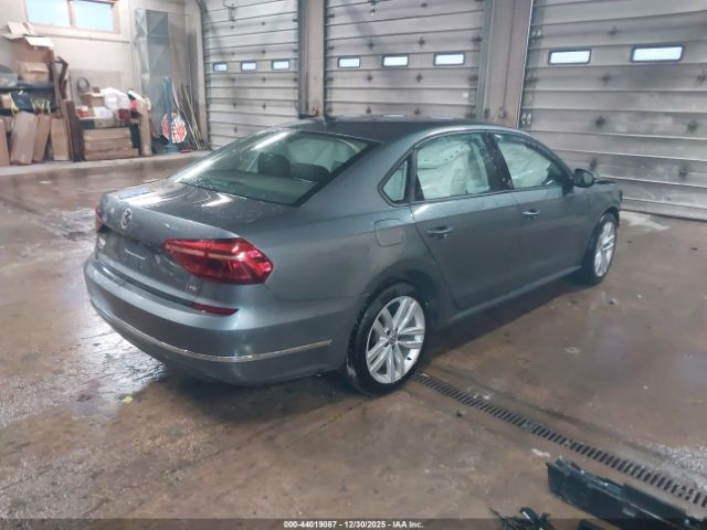 2019 VOLKSWAGEN PASSAT 1VWLA7A3XKC013655 Photo 3