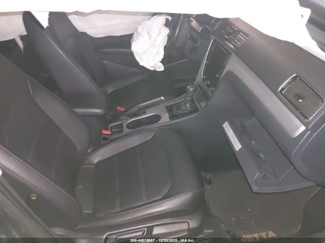2019 VOLKSWAGEN PASSAT 1VWLA7A3XKC013655 Photo 4