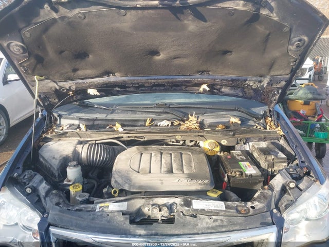 44019200 :رقم المزاد ، 2C4RC1BGXFR601753 vin ، 2015 Chrysler Town & Country Touring مزاد بيع