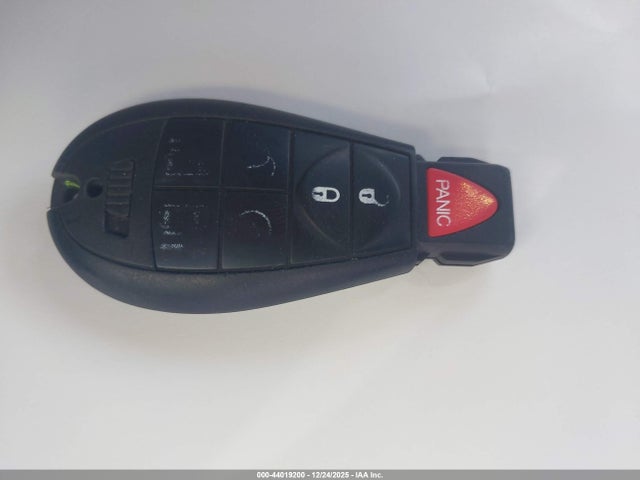 44019200 :رقم المزاد ، 2C4RC1BGXFR601753 vin ، 2015 Chrysler Town & Country Touring مزاد بيع