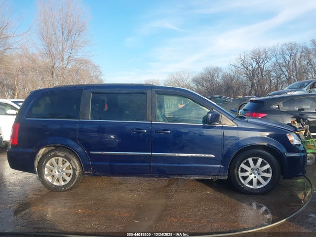 44019200 :رقم المزاد ، 2C4RC1BGXFR601753 vin ، 2015 Chrysler Town & Country Touring مزاد بيع