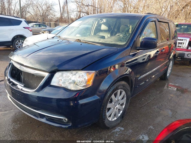44019200 :رقم المزاد ، 2C4RC1BGXFR601753 vin ، 2015 Chrysler Town & Country Touring مزاد بيع