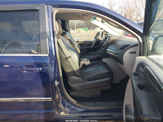 44019200 :رقم المزاد ، 2C4RC1BGXFR601753 vin ، 2015 Chrysler Town & Country Touring مزاد بيع