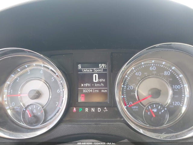 44019200 :رقم المزاد ، 2C4RC1BGXFR601753 vin ، 2015 Chrysler Town & Country Touring مزاد بيع