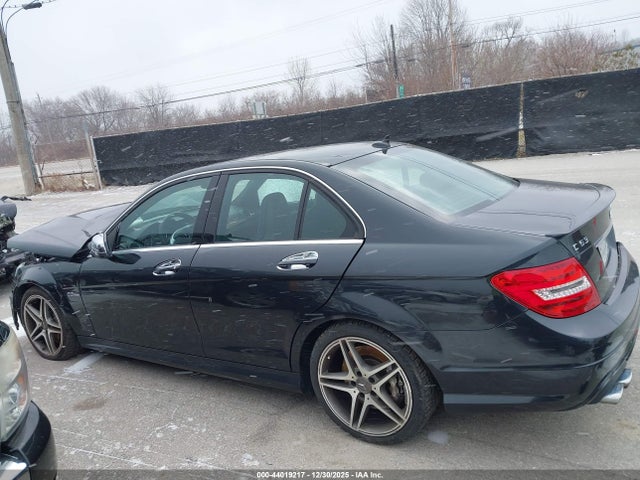 2012 Mercedes-benz C 63 Amg მანქანა იყიდება აუქციონზე, vin: WDDGF7HB1CA689580, აუქციონის ნომერი: 44019217