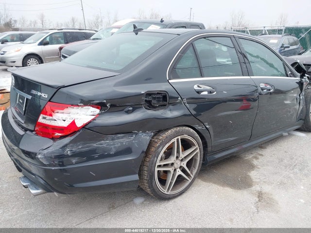 2012 Mercedes-benz C 63 Amg მანქანა იყიდება აუქციონზე, vin: WDDGF7HB1CA689580, აუქციონის ნომერი: 44019217