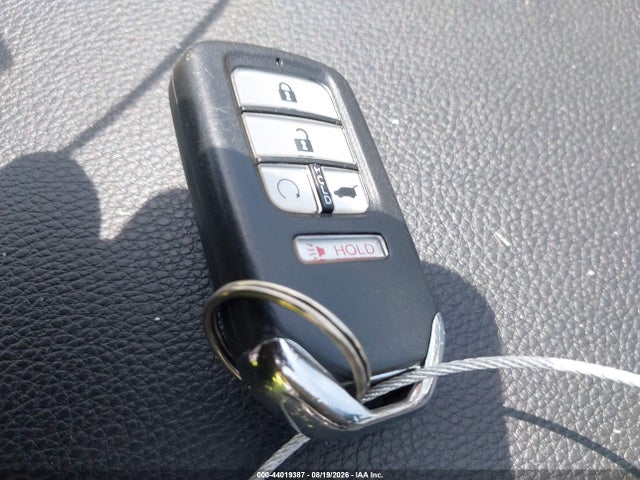 2017 Honda Pilot Touring მანქანა იყიდება აუქციონზე, vin: 5FNYF5H93HB043505, აუქციონის ნომერი: 44019387