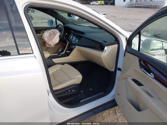 2018 CADILLAC XT5 1GYKNERS2JZ228293 Photo 4