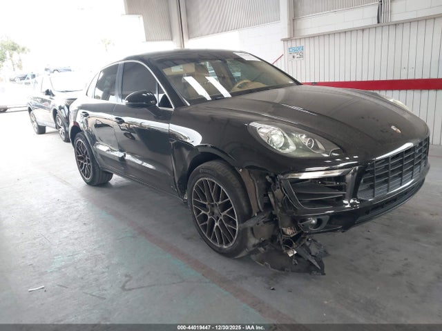 2016 PORSCHE MACAN WP1AB2A5XGLB45381