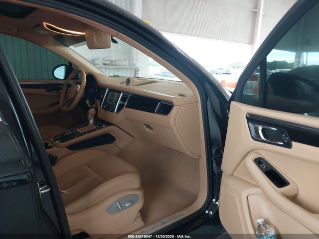 2016 PORSCHE MACAN WP1AB2A5XGLB45381 Photo 4