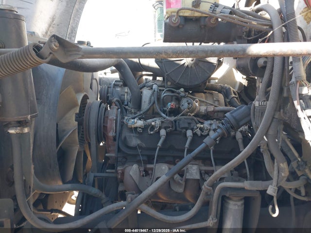 44019467 :رقم المزاد ، 1GDJ6H1B9YJ510141 vin ، 2000 Gmc Tc6h042 مزاد بيع