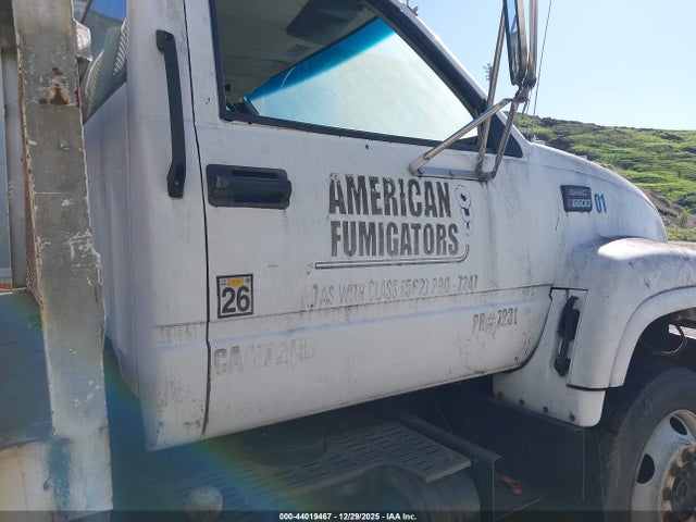 44019467 :رقم المزاد ، 1GDJ6H1B9YJ510141 vin ، 2000 Gmc Tc6h042 مزاد بيع