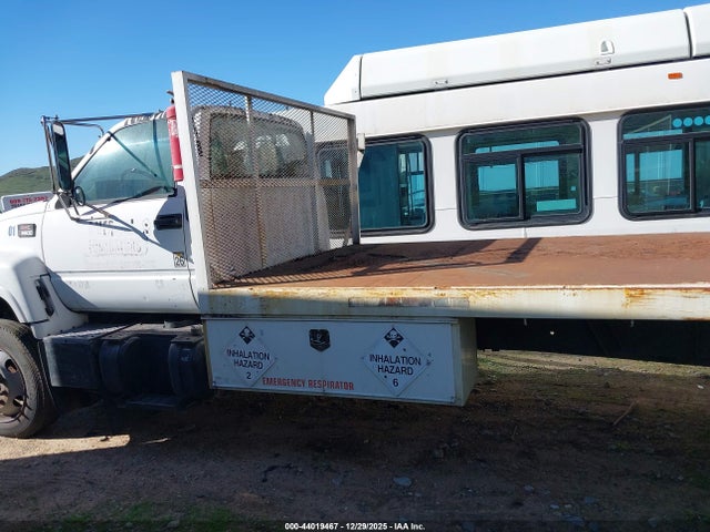 44019467 :رقم المزاد ، 1GDJ6H1B9YJ510141 vin ، 2000 Gmc Tc6h042 مزاد بيع