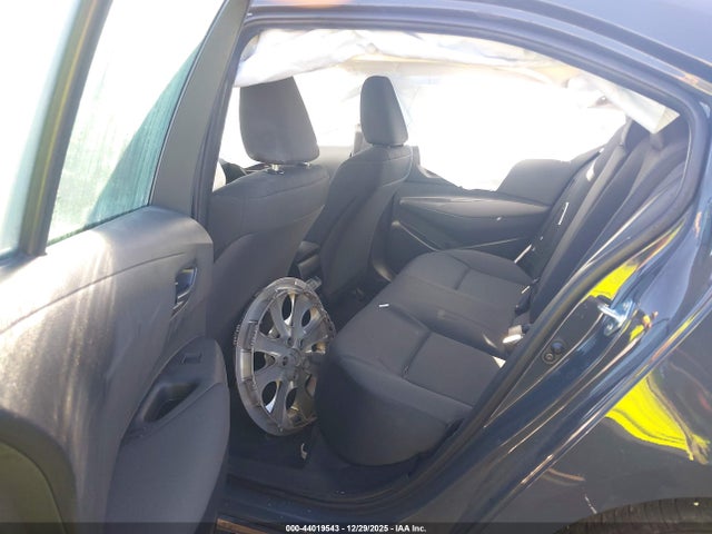5YFB4MDE4RP175848 Toyota COROLLA LE