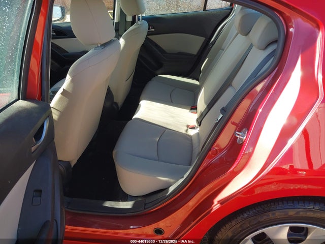 3MZBM1U75FM231148 Mazda Mazda3 I Sport